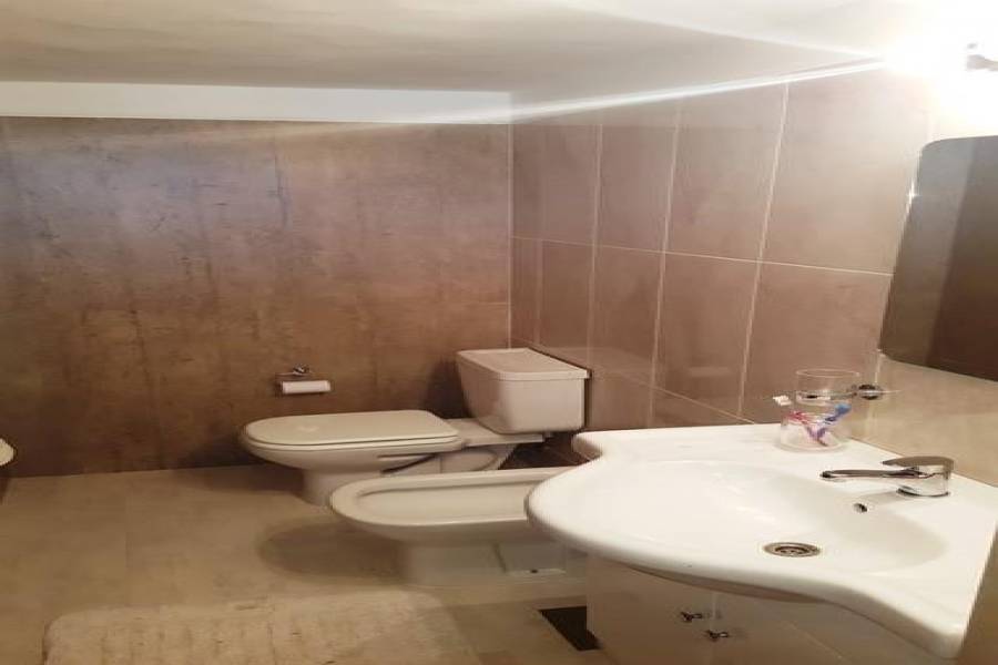 Punta del Este, Maldonado, Uruguay, 6 Bedrooms Bedrooms, ,2 BathroomsBathrooms,Casas,Venta,41878