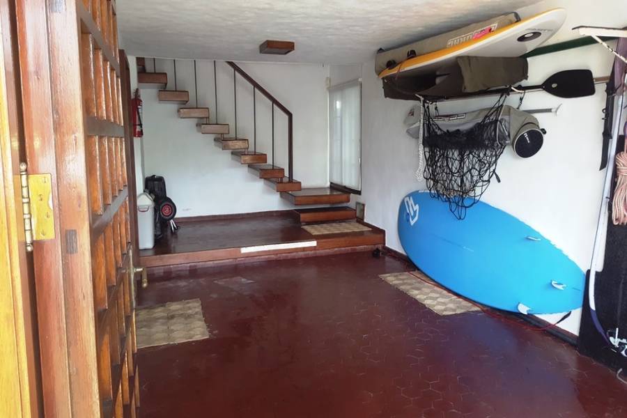 Punta del Este, Maldonado, Uruguay, 6 Bedrooms Bedrooms, ,2 BathroomsBathrooms,Casas,Venta,41878
