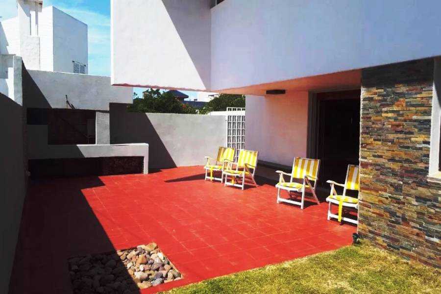 Punta del Este, Maldonado, Uruguay, 6 Bedrooms Bedrooms, ,2 BathroomsBathrooms,Casas,Venta,41878