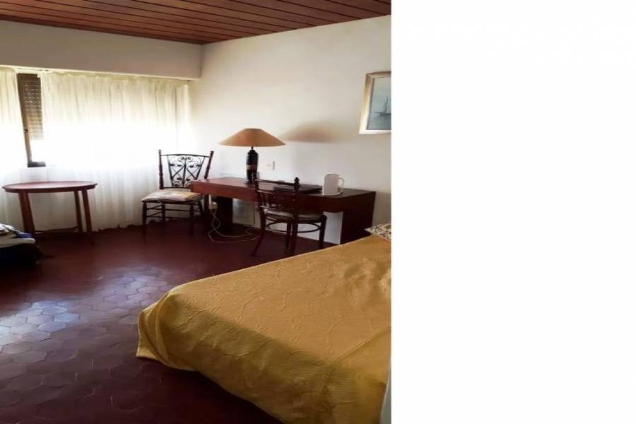Punta del Este, Maldonado, Uruguay, 6 Bedrooms Bedrooms, ,2 BathroomsBathrooms,Casas,Venta,41878