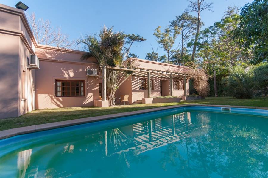 Punta del Este, Maldonado, Uruguay, 3 Bedrooms Bedrooms, ,2 BathroomsBathrooms,Casas,Venta,41882