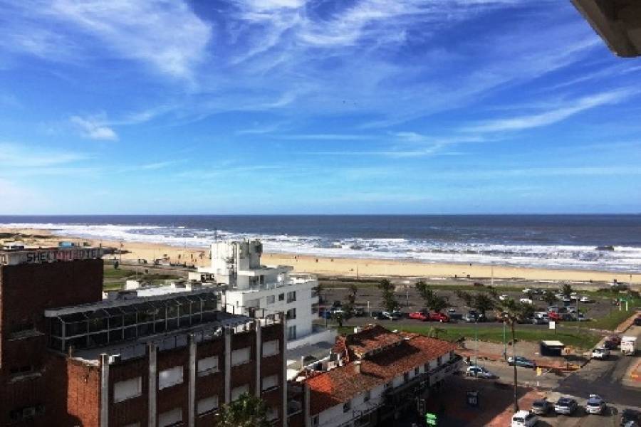 Punta del Este, Maldonado, Uruguay, 2 Bedrooms Bedrooms, ,1 BañoBathrooms,Apartamentos,Venta,41883