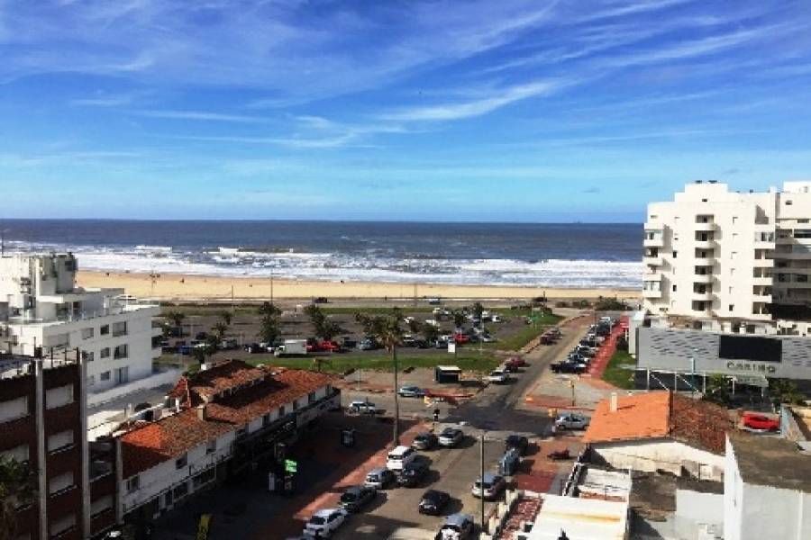 Punta del Este, Maldonado, Uruguay, 2 Bedrooms Bedrooms, ,1 BañoBathrooms,Apartamentos,Venta,41883