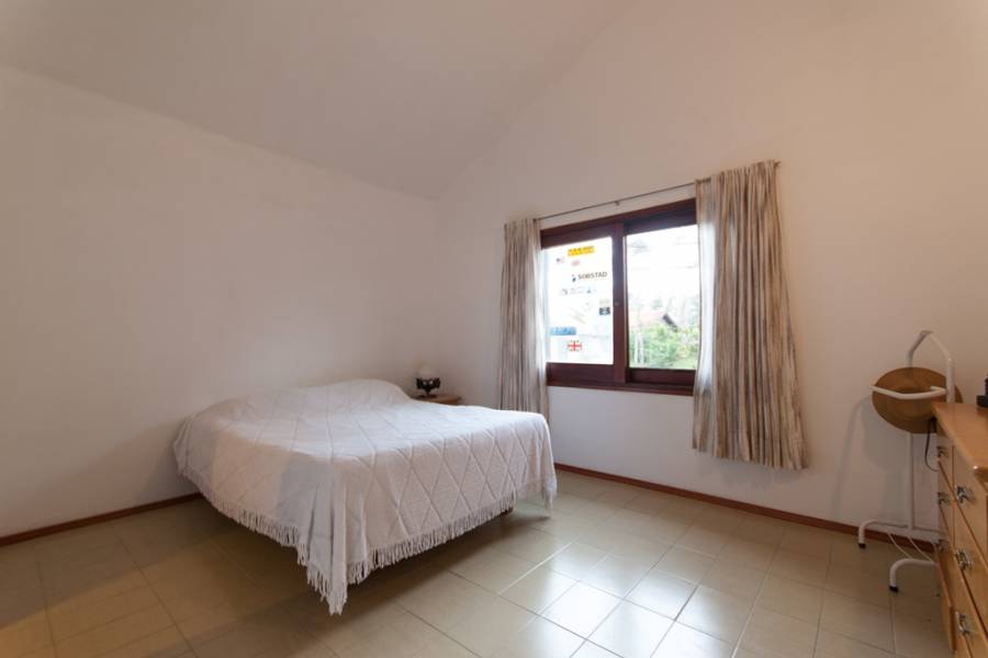 Punta del Este, Maldonado, Uruguay, 4 Bedrooms Bedrooms, ,3 BathroomsBathrooms,Casas,Venta,41888