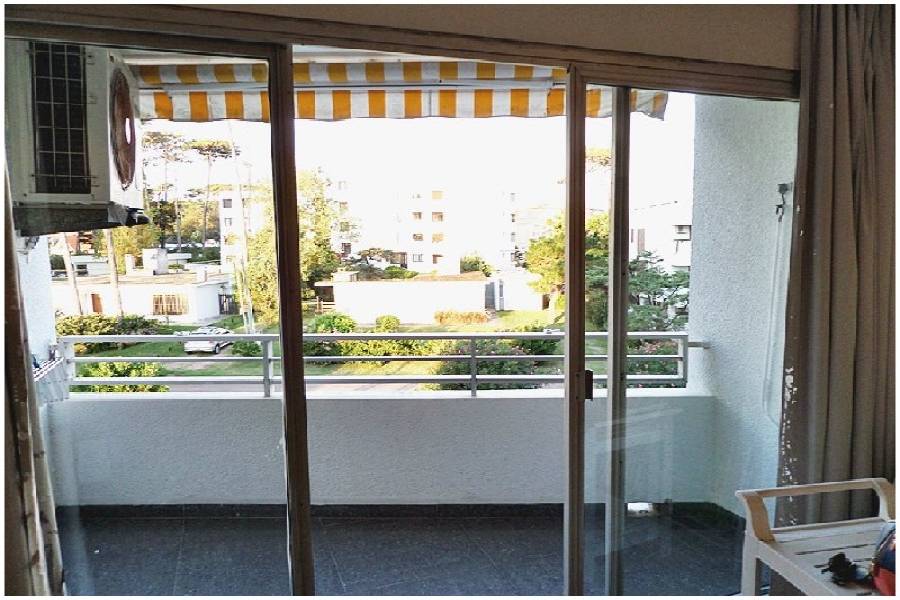 Punta del Este, Maldonado, Uruguay, 2 Bedrooms Bedrooms, ,1 BañoBathrooms,Apartamentos,Venta,41901