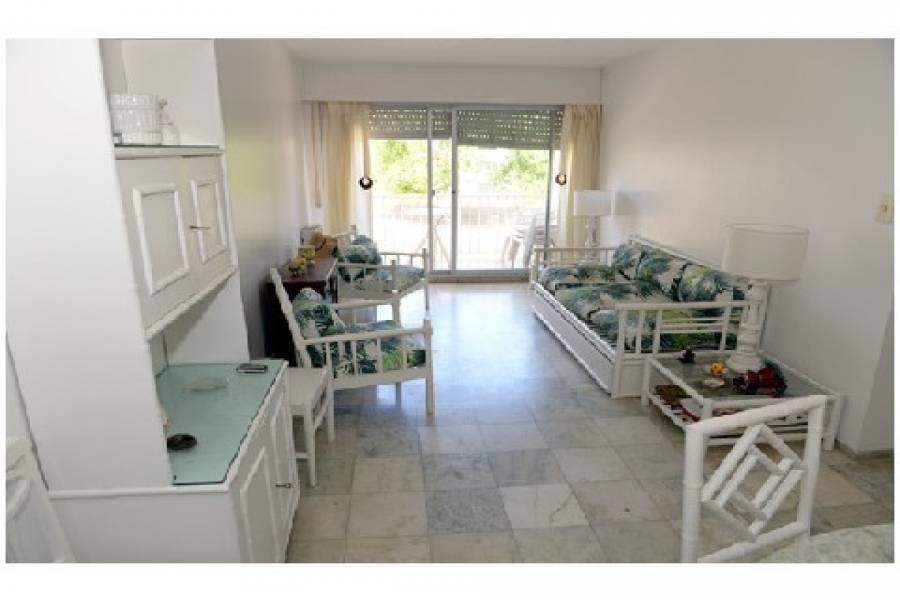 Punta del Este, Maldonado, Uruguay, 2 Bedrooms Bedrooms, ,2 BathroomsBathrooms,Apartamentos,Venta,41902