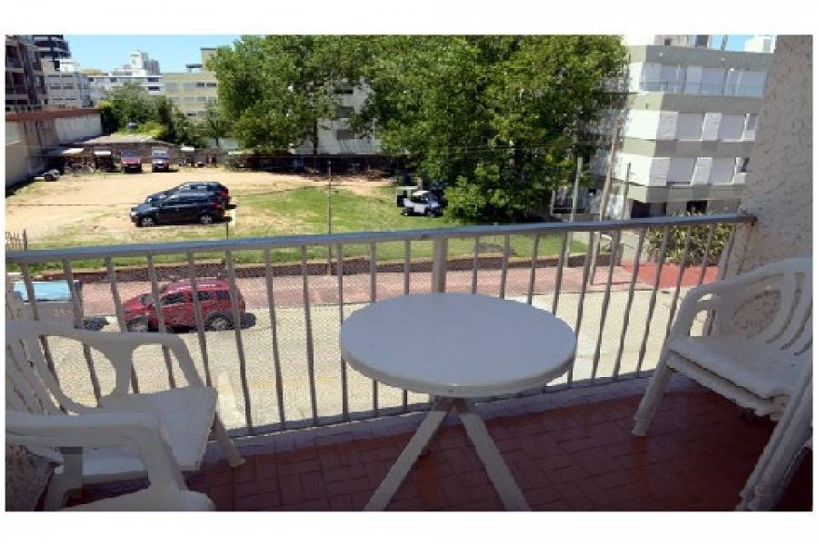 Punta del Este, Maldonado, Uruguay, 2 Bedrooms Bedrooms, ,2 BathroomsBathrooms,Apartamentos,Venta,41902