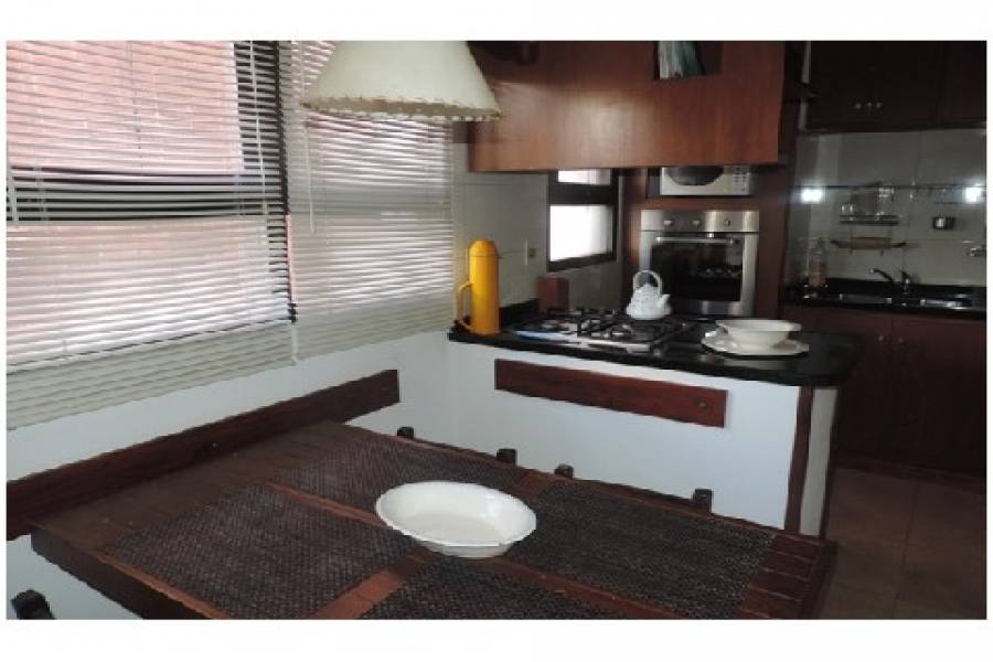Punta del Este, Maldonado, Uruguay, 2 Bedrooms Bedrooms, ,2 BathroomsBathrooms,Apartamentos,Venta,41904