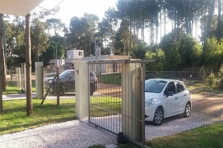 Punta del Este, Maldonado, Uruguay, 2 Bedrooms Bedrooms, ,1 BañoBathrooms,PH Tipo Casa,Venta,41905