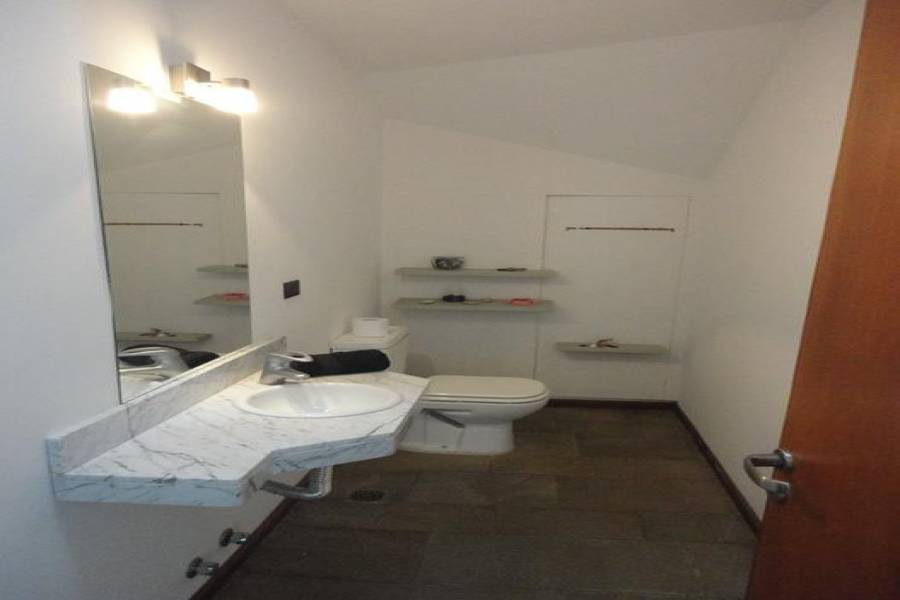 Punta del Este, Maldonado, Uruguay, 4 Bedrooms Bedrooms, ,3 BathroomsBathrooms,Apartamentos,Venta,41912