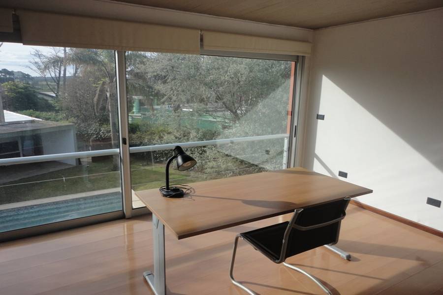 Punta del Este, Maldonado, Uruguay, 4 Bedrooms Bedrooms, ,3 BathroomsBathrooms,Apartamentos,Venta,41912