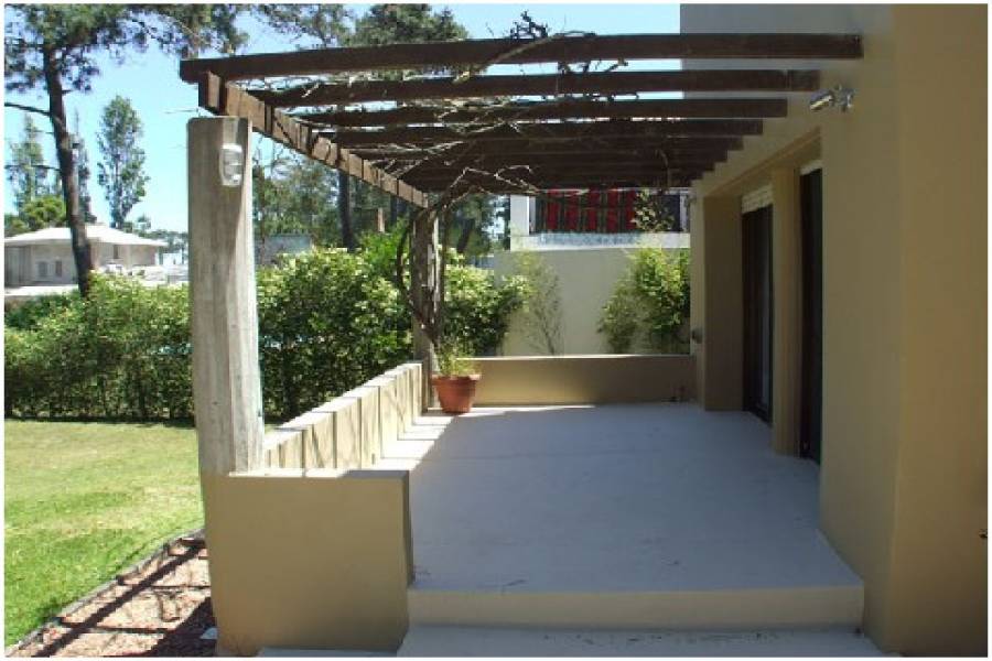 Punta del Este, Maldonado, Uruguay, 5 Bedrooms Bedrooms, ,4 BathroomsBathrooms,Casas,Venta,41914
