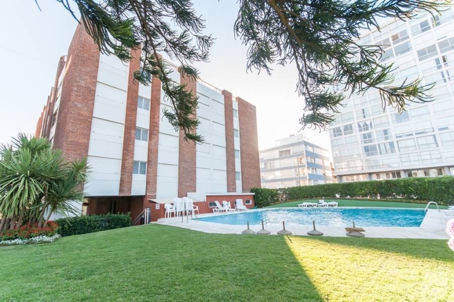 Punta del Este, Maldonado, Uruguay, 2 Bedrooms Bedrooms, ,2 BathroomsBathrooms,Apartamentos,Venta,41929