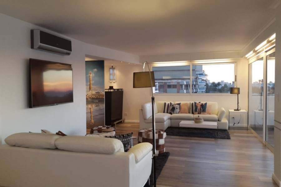 Punta del Este, Maldonado, Uruguay, 5 Bedrooms Bedrooms, ,5 BathroomsBathrooms,Apartamentos,Venta,41943