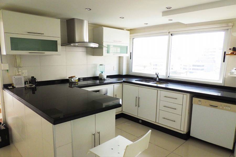 Punta del Este, Maldonado, Uruguay, 5 Bedrooms Bedrooms, ,5 BathroomsBathrooms,Apartamentos,Venta,41943