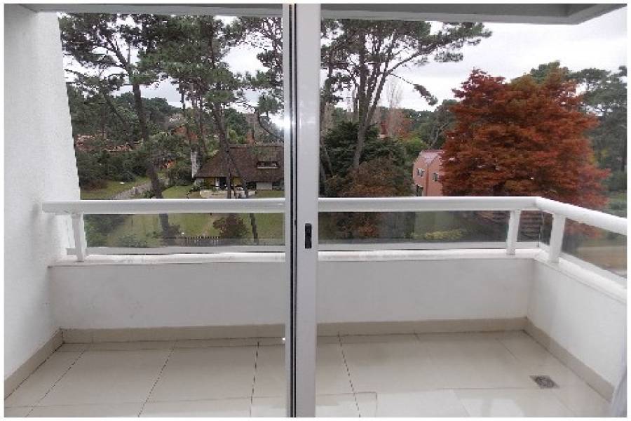 Punta del Este, Maldonado, Uruguay, 2 Bedrooms Bedrooms, ,2 BathroomsBathrooms,Apartamentos,Venta,41944
