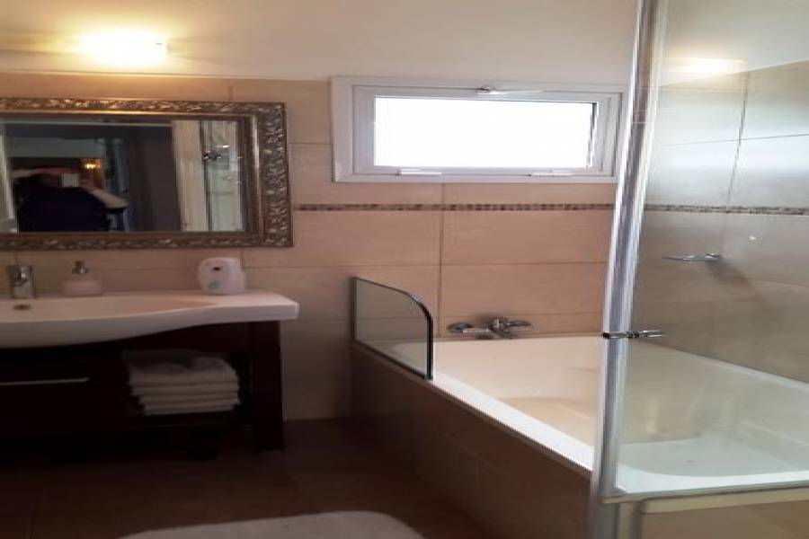 Punta del Este, Maldonado, Uruguay, 4 Bedrooms Bedrooms, ,3 BathroomsBathrooms,Casas,Venta,41948