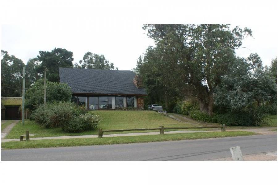 Punta del Este, Maldonado, Uruguay, 3 Bedrooms Bedrooms, ,2 BathroomsBathrooms,Casas,Venta,41949