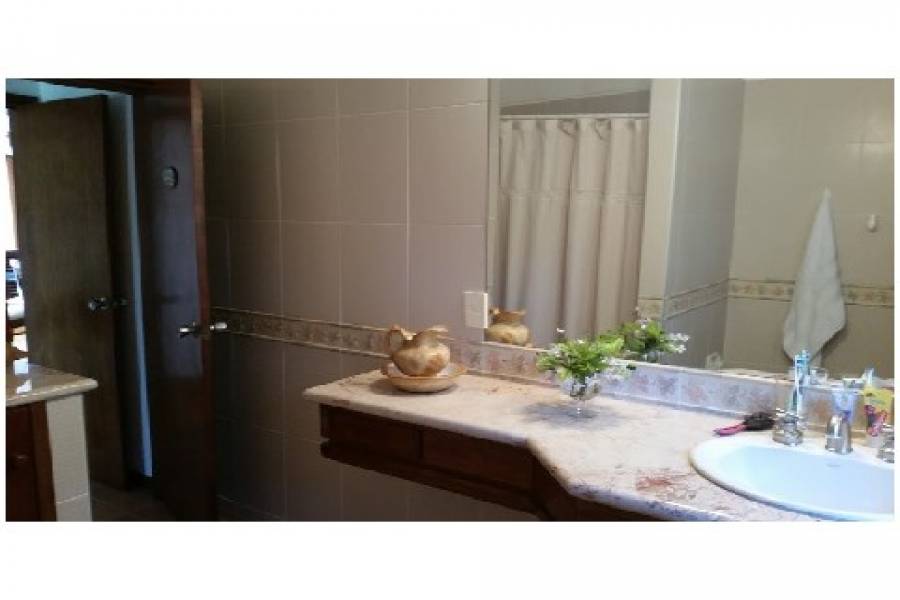 Punta de Este, Maldonado, Uruguay, 3 Bedrooms Bedrooms, ,2 BathroomsBathrooms,Casas,Venta,41961