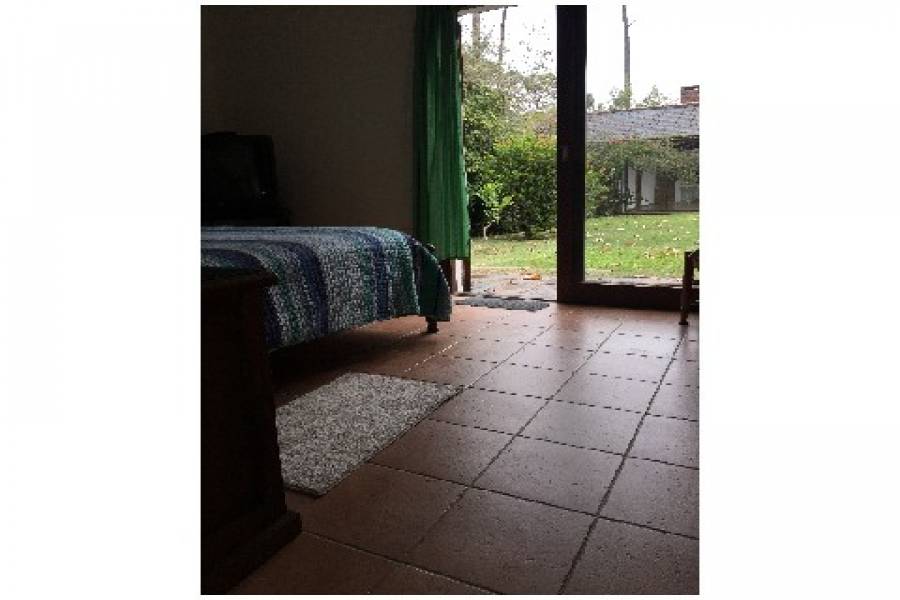 Punta de Este, Maldonado, Uruguay, 3 Bedrooms Bedrooms, ,2 BathroomsBathrooms,Casas,Venta,41961