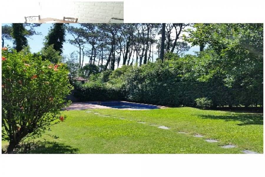 Punta de Este, Maldonado, Uruguay, 3 Bedrooms Bedrooms, ,2 BathroomsBathrooms,Casas,Venta,41961