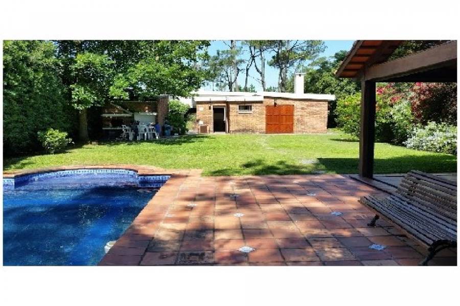 Punta de Este, Maldonado, Uruguay, 3 Bedrooms Bedrooms, ,2 BathroomsBathrooms,Casas,Venta,41961