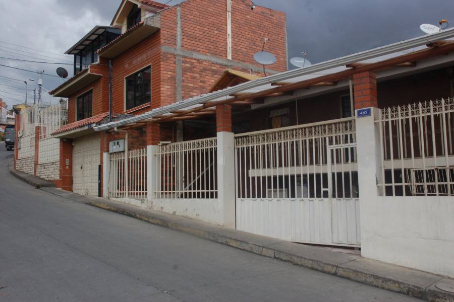 Cuenca, AZUAY, Ecuador, 3 Bedrooms Bedrooms, ,2 BathroomsBathrooms,Casas,Venta,2,42004