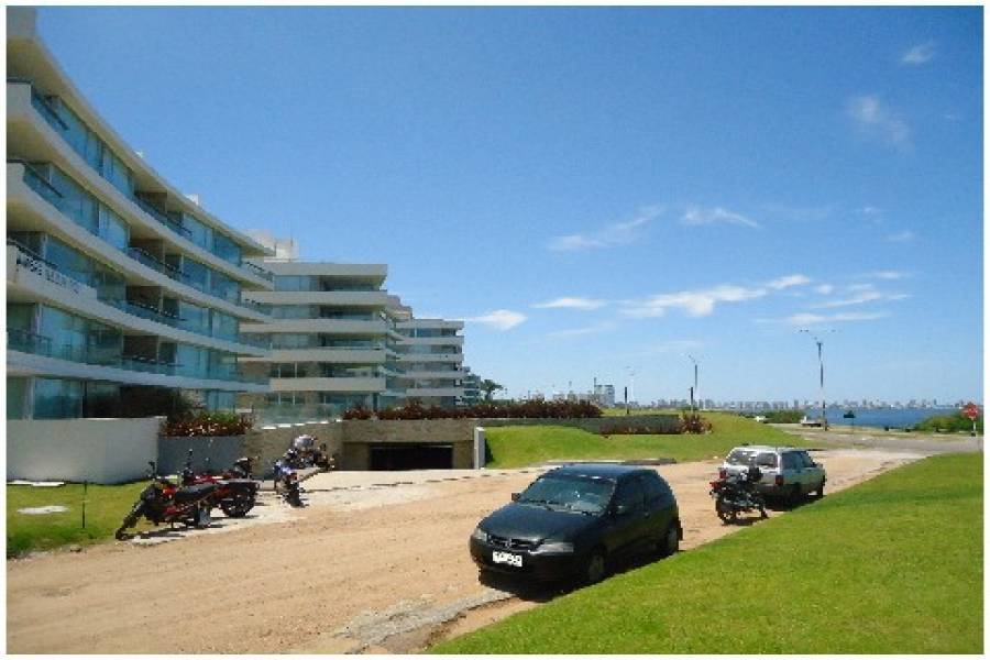 Maldonado, Uruguay, 2 Bedrooms Bedrooms, ,2 BathroomsBathrooms,Apartamentos,Venta,42042