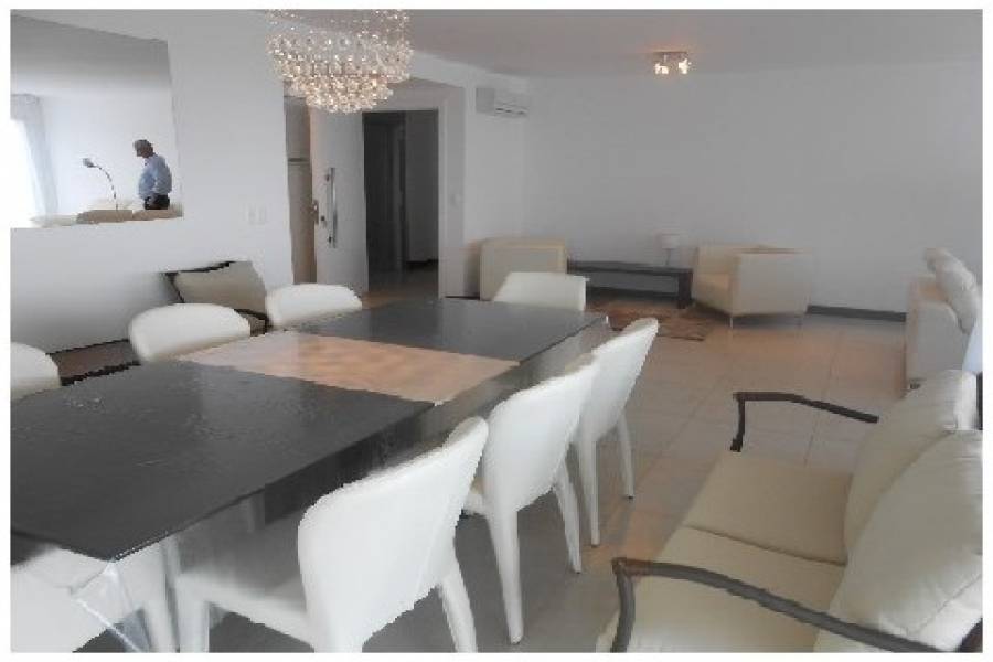 Punta del Este, Maldonado, Uruguay, 4 Bedrooms Bedrooms, ,5 BathroomsBathrooms,Apartamentos,Venta,42046