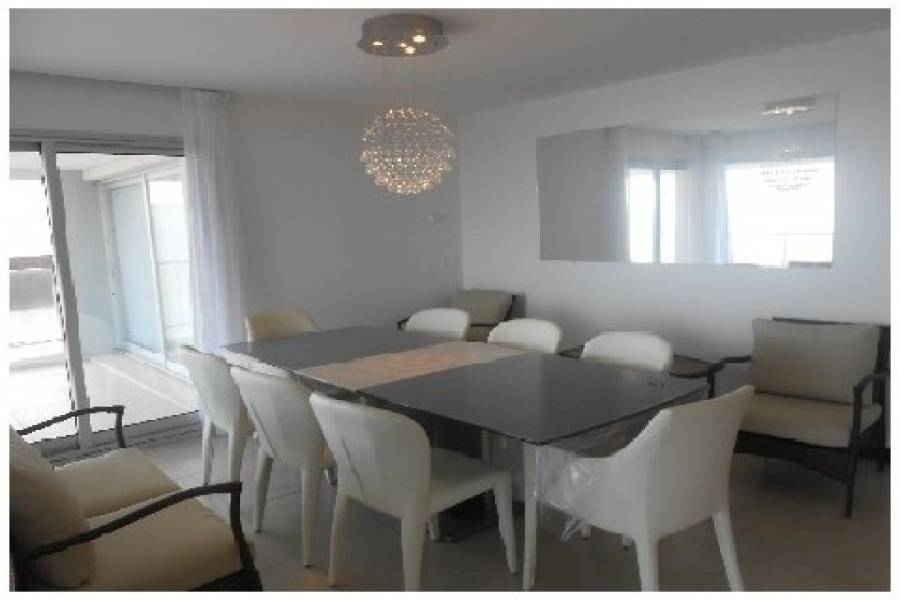 Punta del Este, Maldonado, Uruguay, 4 Bedrooms Bedrooms, ,5 BathroomsBathrooms,Apartamentos,Venta,42046