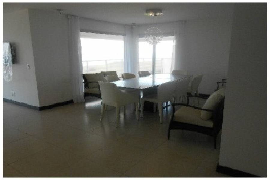 Punta del Este, Maldonado, Uruguay, 4 Bedrooms Bedrooms, ,5 BathroomsBathrooms,Apartamentos,Venta,42046