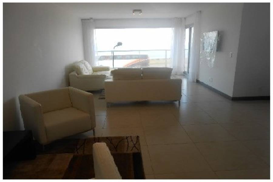 Punta del Este, Maldonado, Uruguay, 4 Bedrooms Bedrooms, ,5 BathroomsBathrooms,Apartamentos,Venta,42046