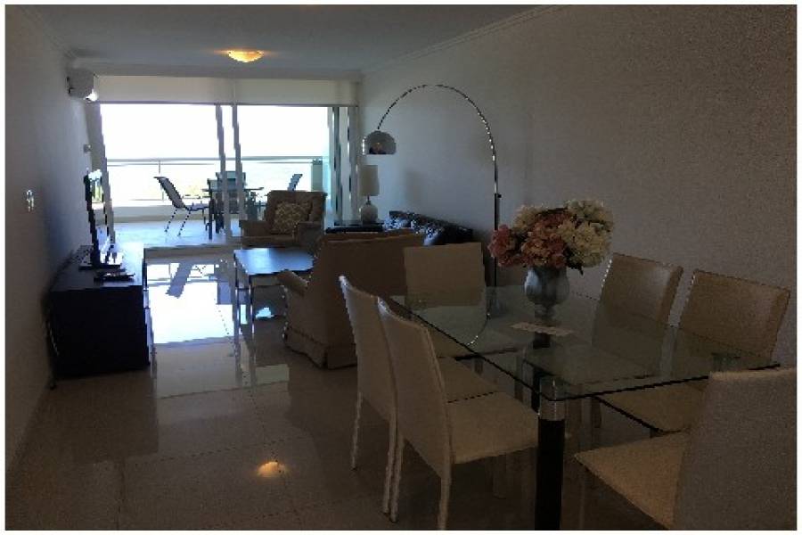 Punta del Este, Maldonado, Uruguay, 2 Bedrooms Bedrooms, ,2 BathroomsBathrooms,Apartamentos,Venta,42048