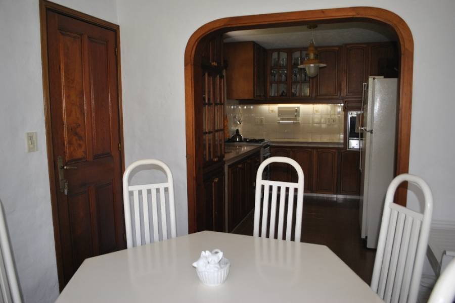 Maldonado, Uruguay, 4 Bedrooms Bedrooms, ,4 BathroomsBathrooms,Casas,Venta,42050