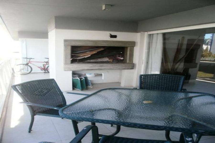 Punta del Este, Maldonado, Uruguay, 3 Bedrooms Bedrooms, ,3 BathroomsBathrooms,Apartamentos,Venta,42071