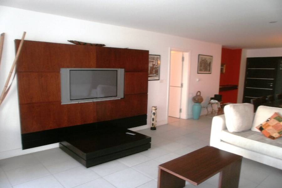 Punta del Este, Maldonado, Uruguay, 3 Bedrooms Bedrooms, ,3 BathroomsBathrooms,Apartamentos,Venta,42071