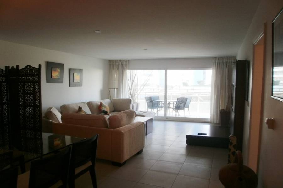 Punta del Este, Maldonado, Uruguay, 3 Bedrooms Bedrooms, ,3 BathroomsBathrooms,Apartamentos,Venta,42071