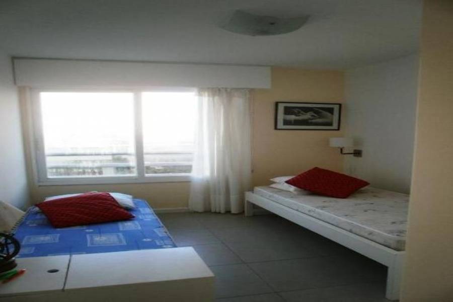 Punta del Este, Maldonado, Uruguay, 3 Bedrooms Bedrooms, ,3 BathroomsBathrooms,Apartamentos,Venta,42071