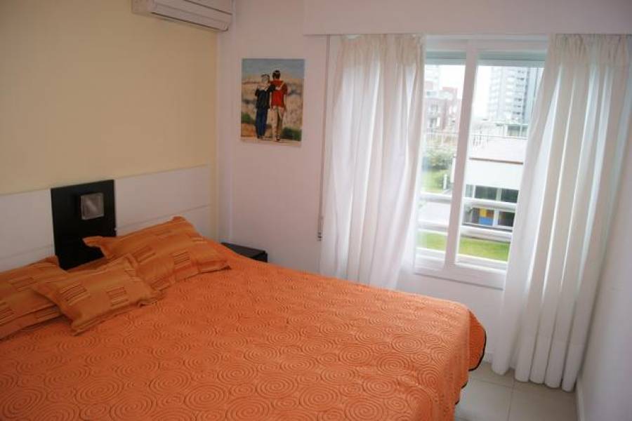 Punta del Este, Maldonado, Uruguay, 3 Bedrooms Bedrooms, ,3 BathroomsBathrooms,Apartamentos,Venta,42071