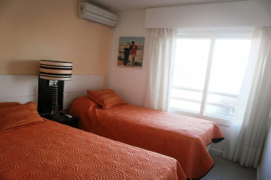 Punta del Este, Maldonado, Uruguay, 3 Bedrooms Bedrooms, ,3 BathroomsBathrooms,Apartamentos,Venta,42071