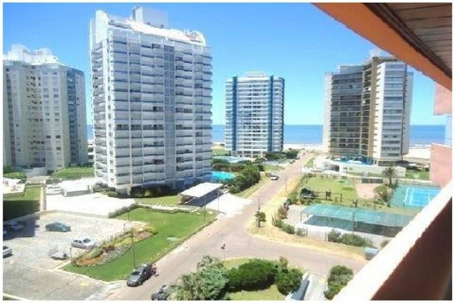 Punta del Este, Maldonado, Uruguay, 2 Bedrooms Bedrooms, ,2 BathroomsBathrooms,Apartamentos,Venta,42085