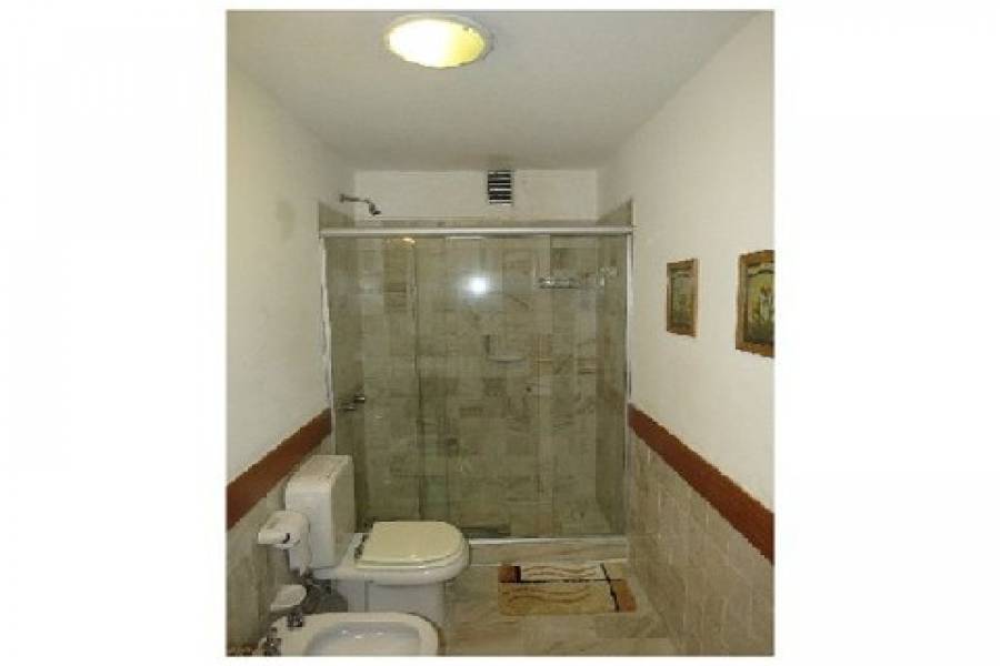 Punta del Este, Maldonado, Uruguay, 2 Bedrooms Bedrooms, ,2 BathroomsBathrooms,Apartamentos,Venta,42085