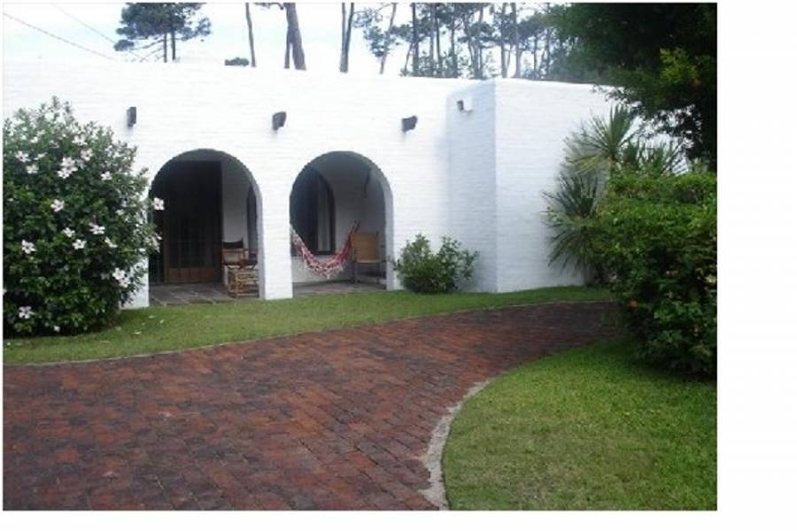 Punta del Este, Maldonado, Uruguay, 3 Bedrooms Bedrooms, ,2 BathroomsBathrooms,Casas,Venta,42089