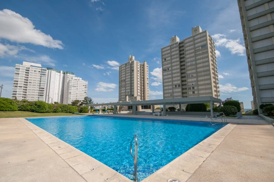 Punta del Este, Maldonado, Uruguay, 3 Bedrooms Bedrooms, ,2 BathroomsBathrooms,Apartamentos,Venta,42090