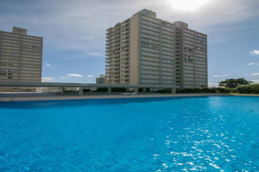 Punta del Este, Maldonado, Uruguay, 3 Bedrooms Bedrooms, ,2 BathroomsBathrooms,Apartamentos,Venta,42090