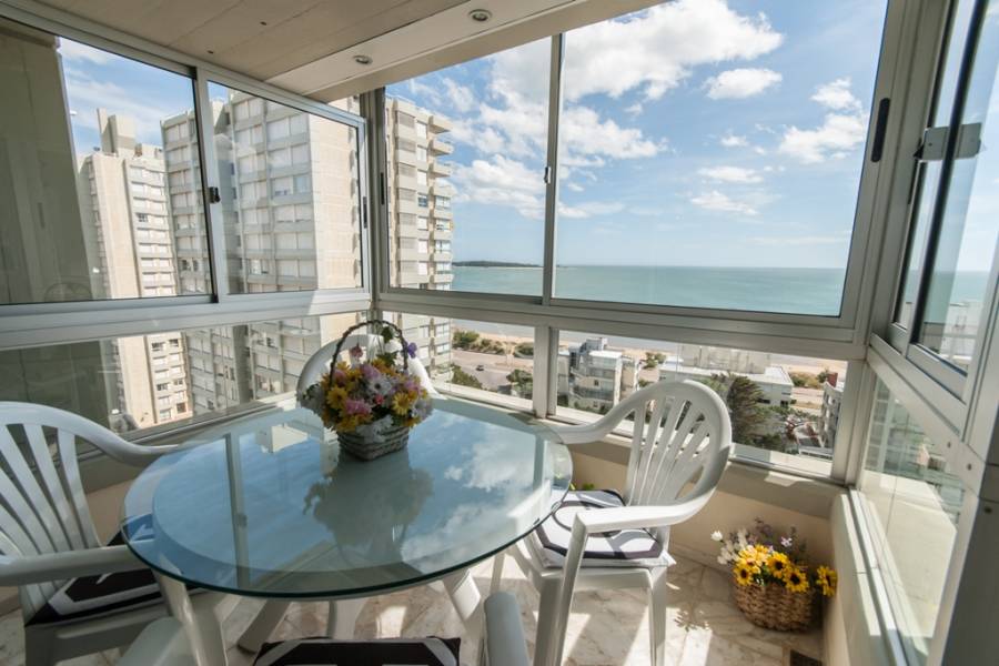 Punta del Este, Maldonado, Uruguay, 3 Bedrooms Bedrooms, ,2 BathroomsBathrooms,Apartamentos,Venta,42090