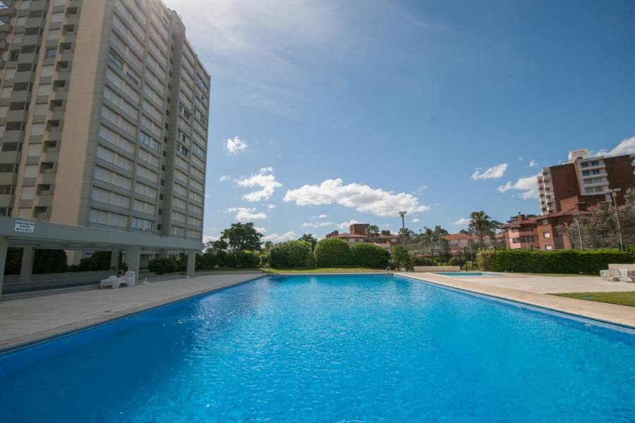 Punta del Este, Maldonado, Uruguay, 3 Bedrooms Bedrooms, ,2 BathroomsBathrooms,Apartamentos,Venta,42090