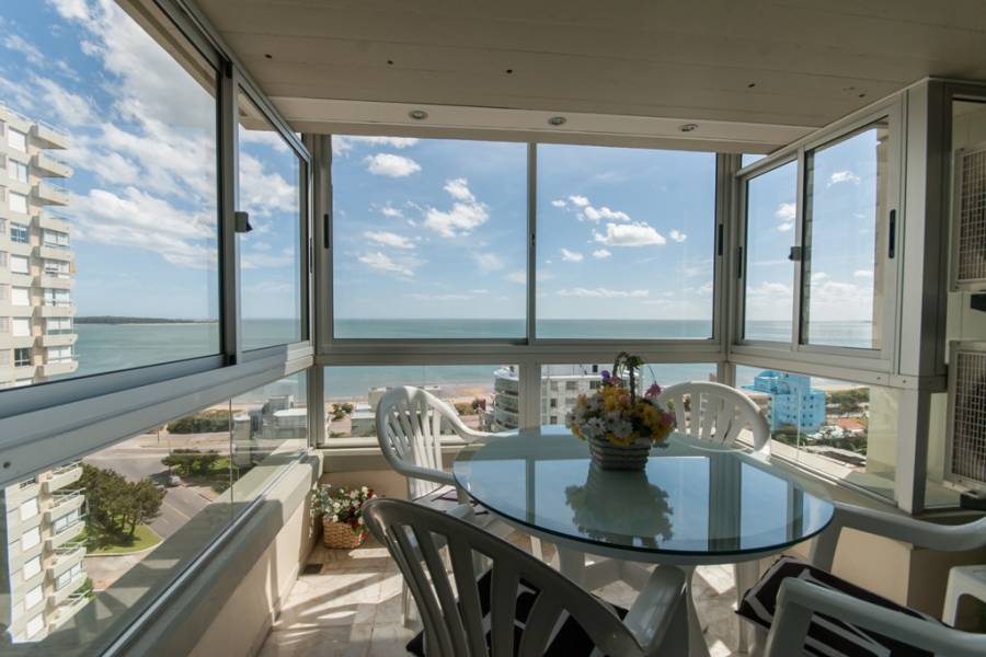 Punta del Este, Maldonado, Uruguay, 3 Bedrooms Bedrooms, ,2 BathroomsBathrooms,Apartamentos,Venta,42090