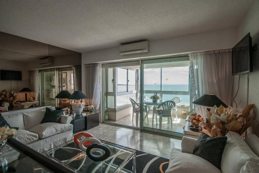 Punta del Este, Maldonado, Uruguay, 3 Bedrooms Bedrooms, ,2 BathroomsBathrooms,Apartamentos,Venta,42090