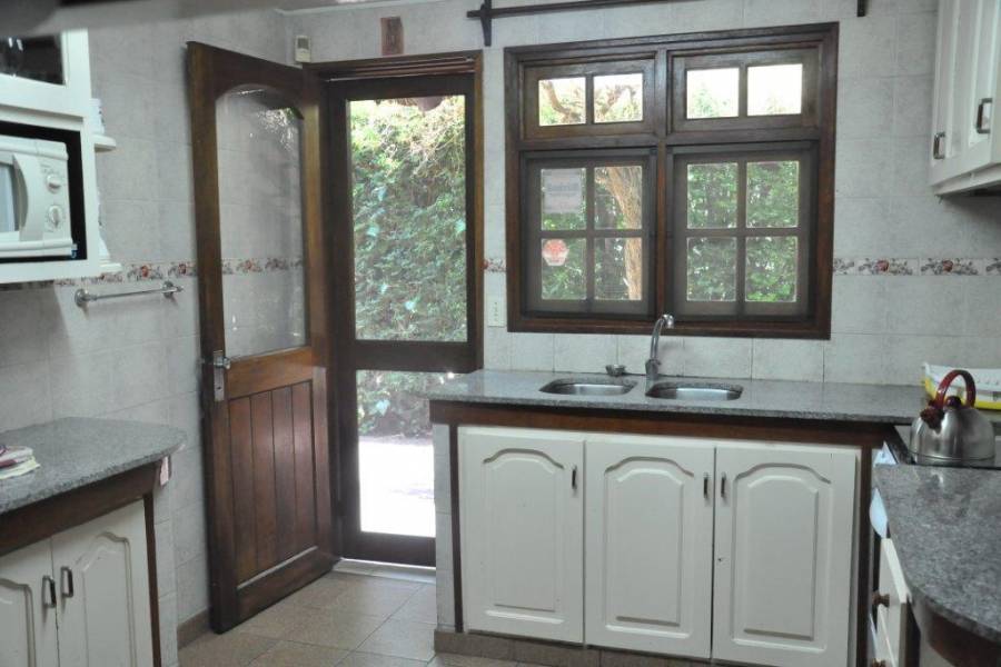 Punta del Este, Maldonado, Uruguay, 4 Bedrooms Bedrooms, ,3 BathroomsBathrooms,Apartamentos,Venta,42102